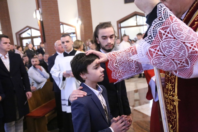 Bierzmowanie w par. pw. Miłosierdzia Bożego w Brzesku