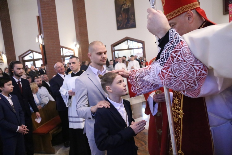 Bierzmowanie w par. pw. Miłosierdzia Bożego w Brzesku