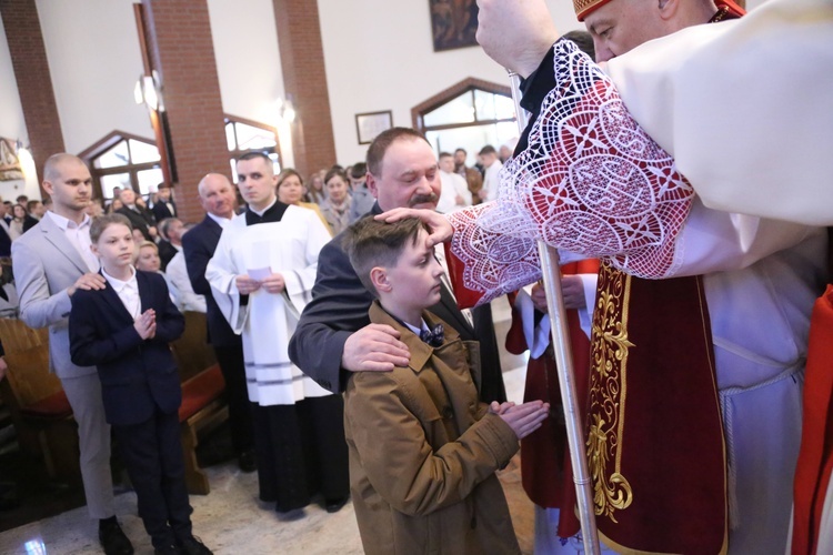 Bierzmowanie w par. pw. Miłosierdzia Bożego w Brzesku