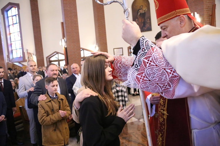 Bierzmowanie w par. pw. Miłosierdzia Bożego w Brzesku