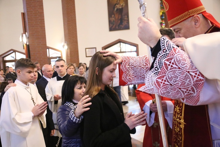 Bierzmowanie w par. pw. Miłosierdzia Bożego w Brzesku