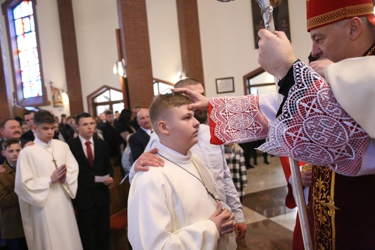 Bierzmowanie w par. pw. Miłosierdzia Bożego w Brzesku