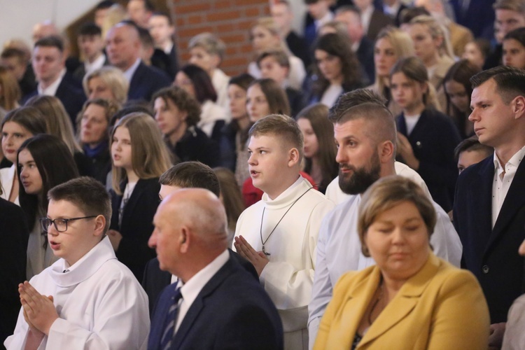 Bierzmowanie w par. pw. Miłosierdzia Bożego w Brzesku