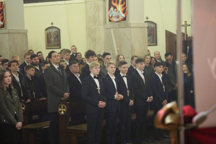 Bierzmowanie w par. pw. św. Jakuba w Brzesku