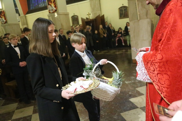 Bierzmowanie w par. pw. św. Jakuba w Brzesku