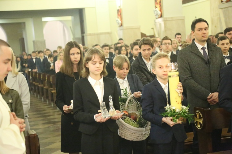 Bierzmowanie w par. pw. św. Jakuba w Brzesku