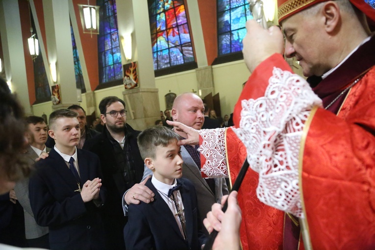 Bierzmowanie w par. pw. św. Jakuba w Brzesku