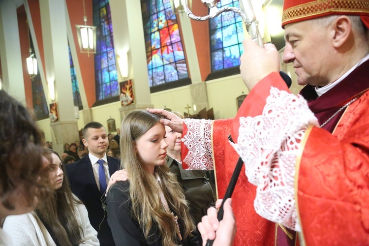 Bierzmowanie w par. pw. św. Jakuba w Brzesku