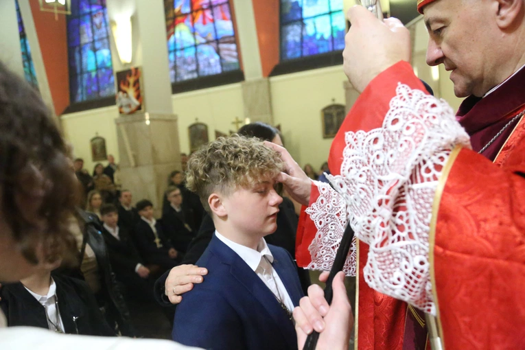Bierzmowanie w par. pw. św. Jakuba w Brzesku