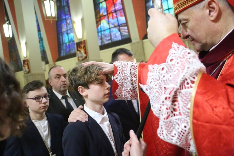 Bierzmowanie w par. pw. św. Jakuba w Brzesku