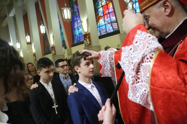 Bierzmowanie w par. pw. św. Jakuba w Brzesku