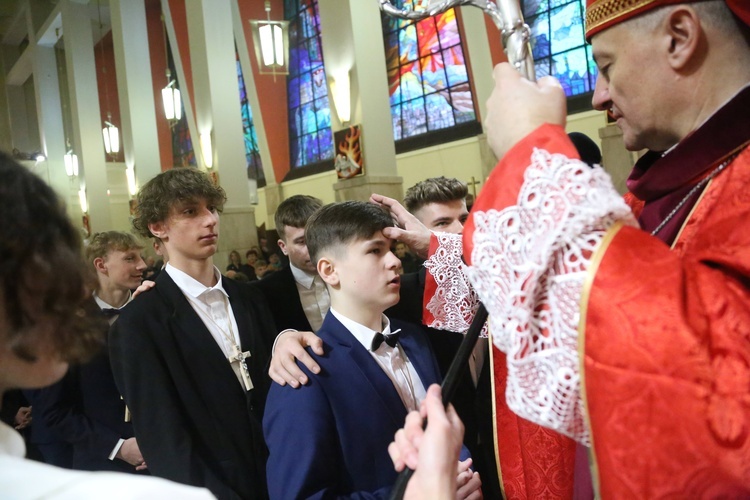 Bierzmowanie w par. pw. św. Jakuba w Brzesku