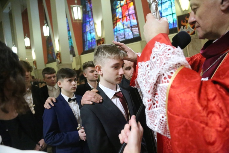 Bierzmowanie w par. pw. św. Jakuba w Brzesku