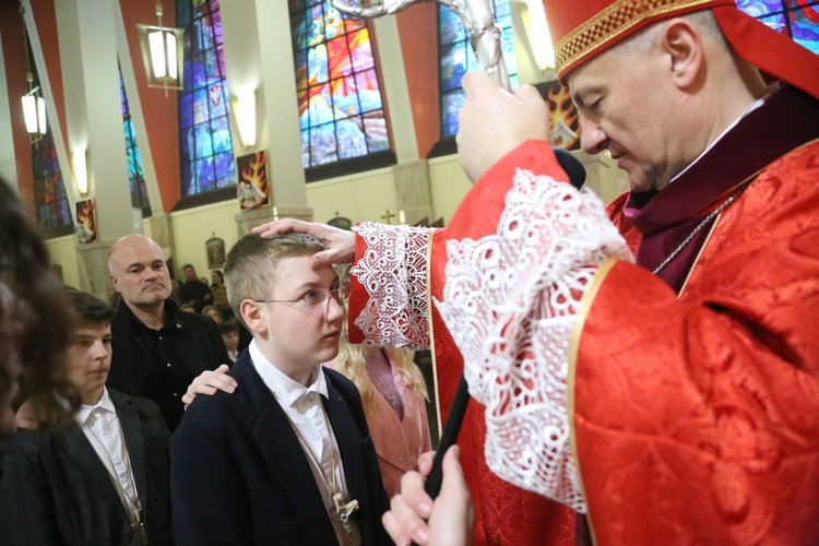 Bierzmowanie w par. pw. św. Jakuba w Brzesku