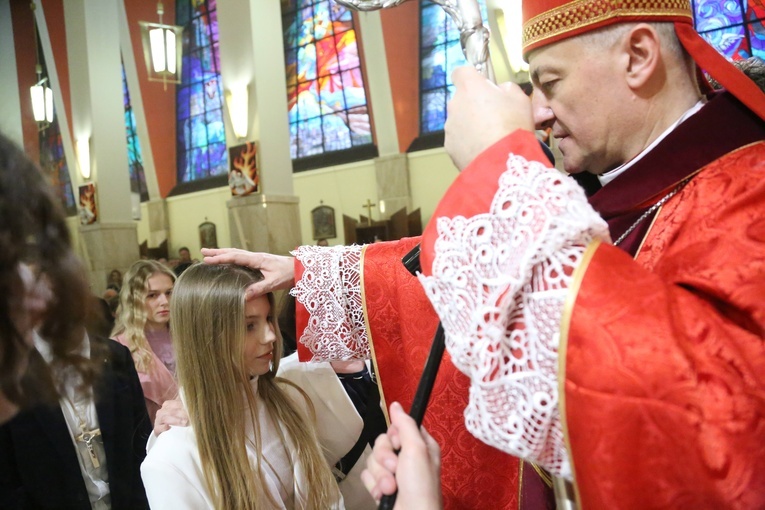 Bierzmowanie w par. pw. św. Jakuba w Brzesku