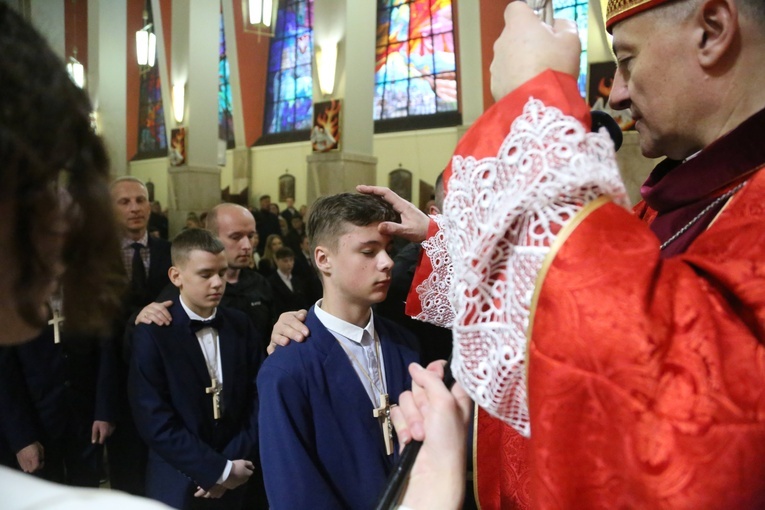 Bierzmowanie w par. pw. św. Jakuba w Brzesku