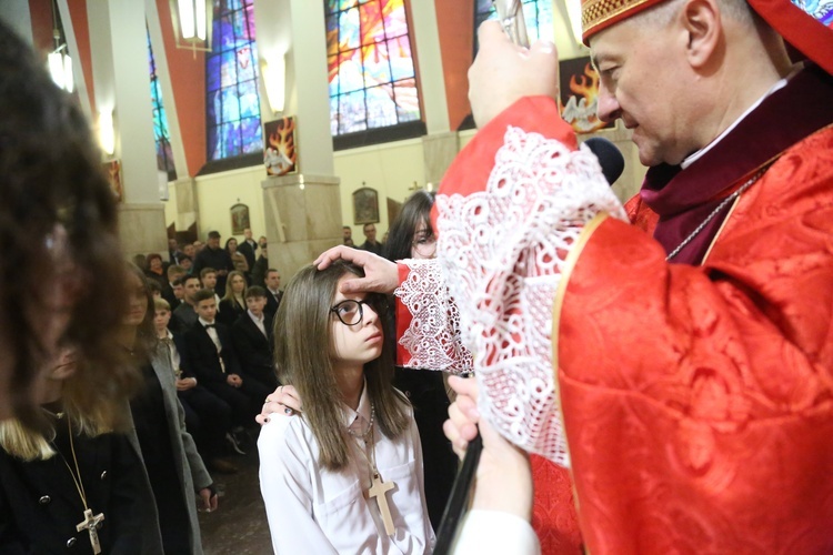 Bierzmowanie w par. pw. św. Jakuba w Brzesku