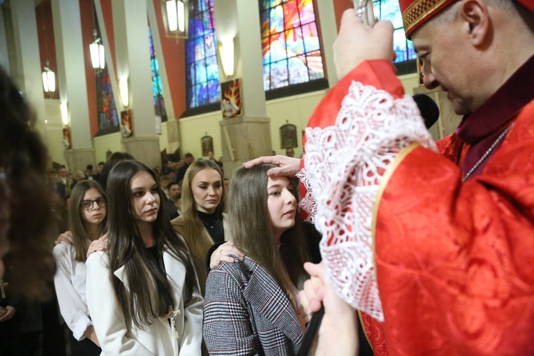 Bierzmowanie w par. pw. św. Jakuba w Brzesku