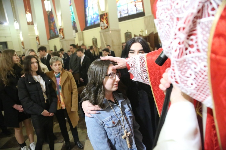 Bierzmowanie w par. pw. św. Jakuba w Brzesku