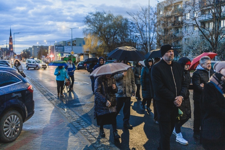 Bielawa. Droga Krzyżowa z Janem Pawłem II