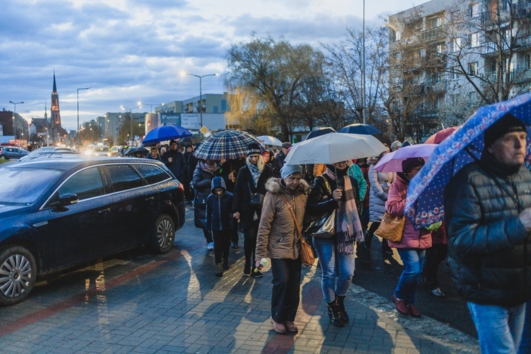 Bielawa. Droga Krzyżowa z Janem Pawłem II