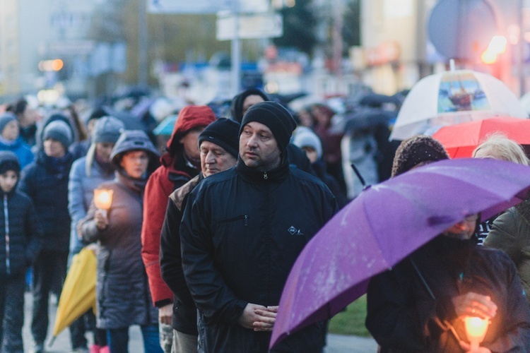 Bielawa. Droga Krzyżowa z Janem Pawłem II