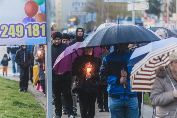 Bielawa. Droga Krzyżowa z Janem Pawłem II