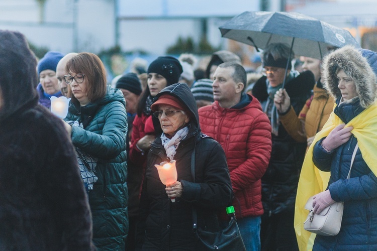 Bielawa. Droga Krzyżowa z Janem Pawłem II