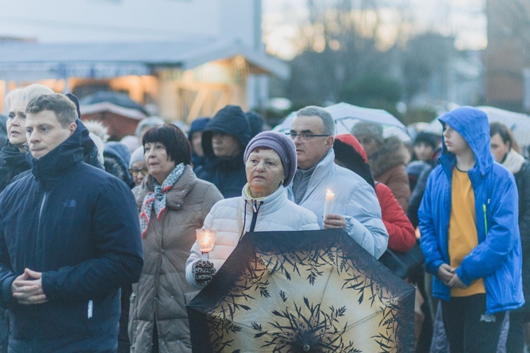 Bielawa. Droga Krzyżowa z Janem Pawłem II