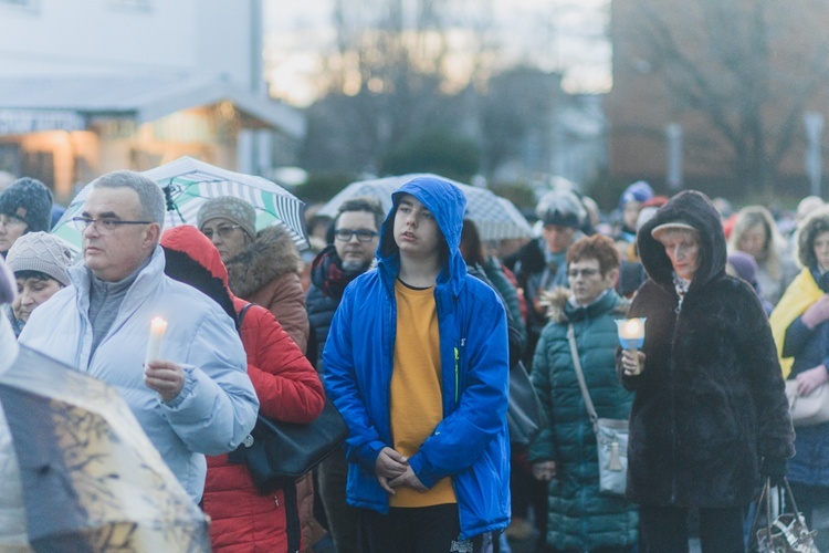 Bielawa. Droga Krzyżowa z Janem Pawłem II