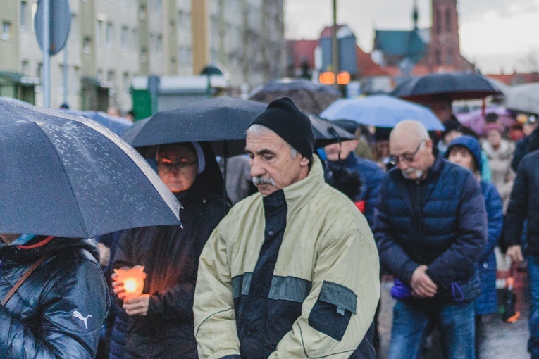 Bielawa. Droga Krzyżowa z Janem Pawłem II