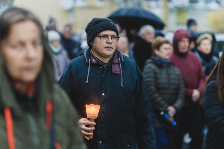 Bielawa. Droga Krzyżowa z Janem Pawłem II