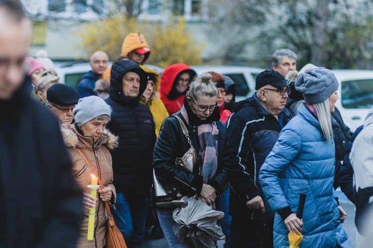 Bielawa. Droga Krzyżowa z Janem Pawłem II