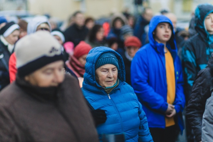 Bielawa. Droga Krzyżowa z Janem Pawłem II