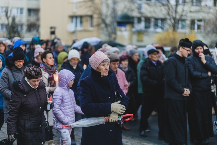 Bielawa. Droga Krzyżowa z Janem Pawłem II