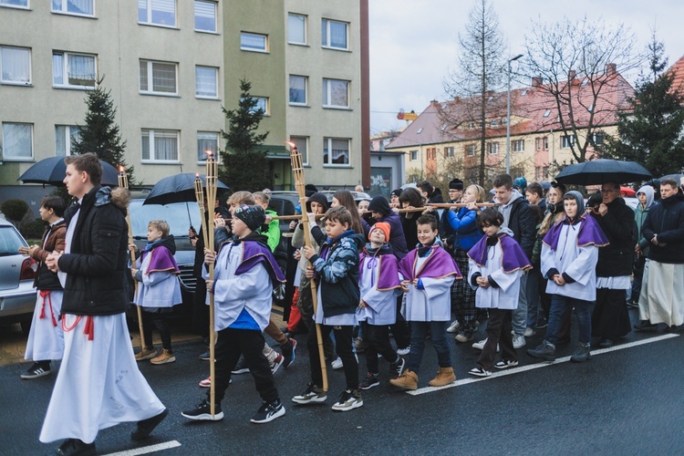 Bielawa. Droga Krzyżowa z Janem Pawłem II