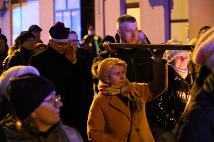 Świdnica. Miejska Droga Krzyżowa pod pomnik św. Jana Pawła II