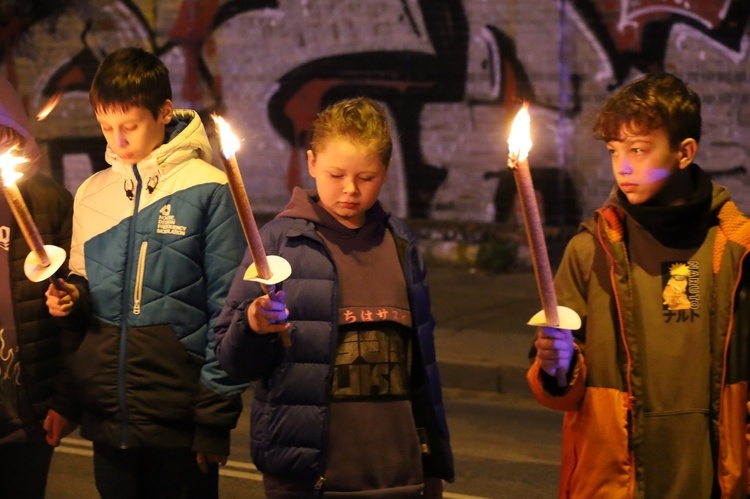 Świdnica. Miejska Droga Krzyżowa pod pomnik św. Jana Pawła II