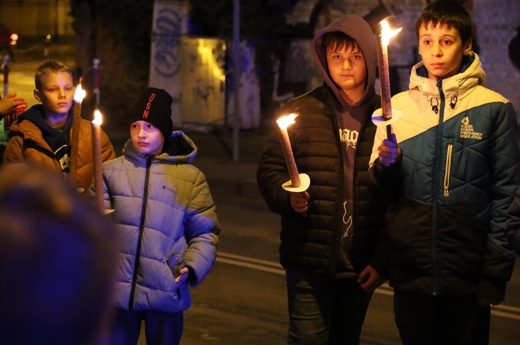 Świdnica. Miejska Droga Krzyżowa pod pomnik św. Jana Pawła II