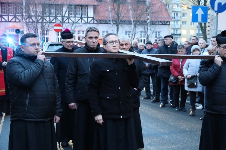 Świdnica. Miejska Droga Krzyżowa pod pomnik św. Jana Pawła II