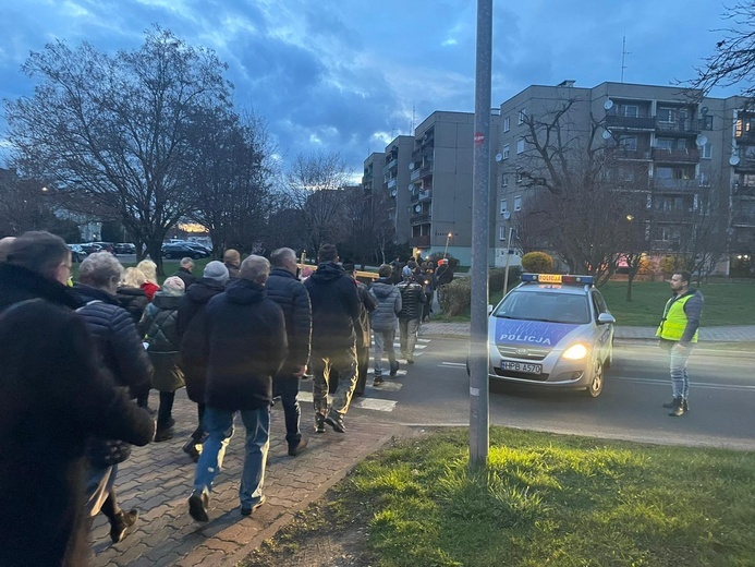 Świebodzice. Droga Krzyżowa wszystkich parafii