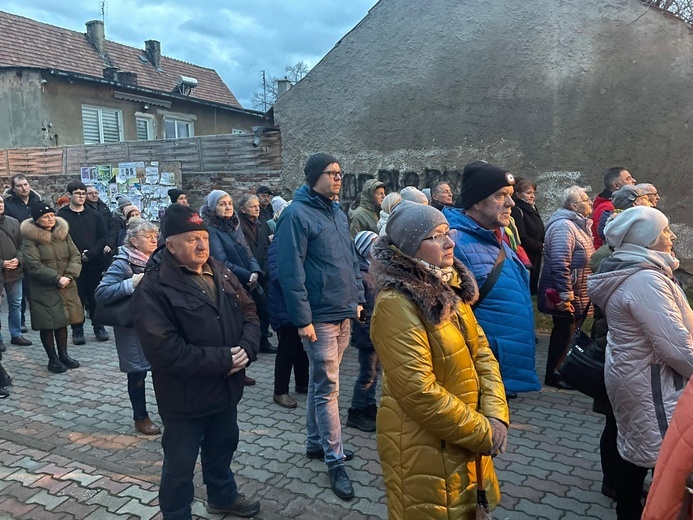 Świebodzice. Droga Krzyżowa wszystkich parafii