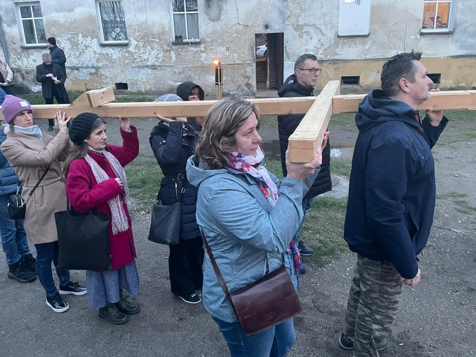 Świebodzice. Droga Krzyżowa wszystkich parafii