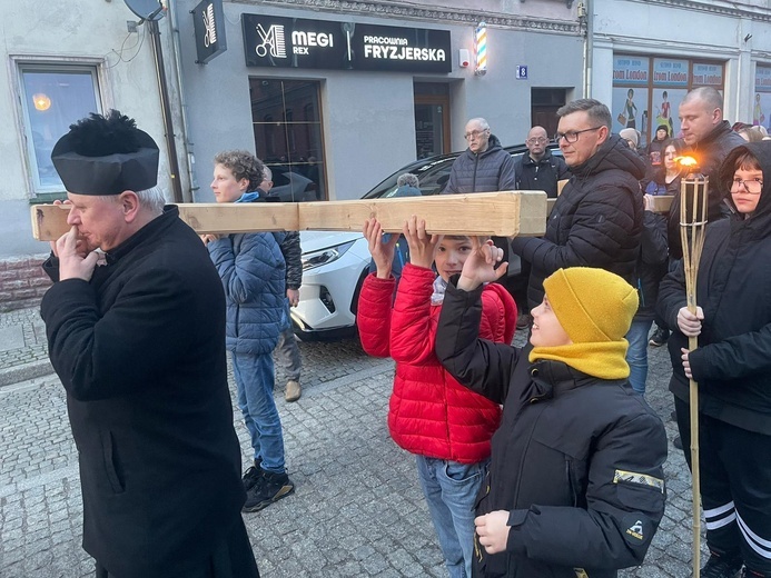 Świebodzice. Droga Krzyżowa wszystkich parafii