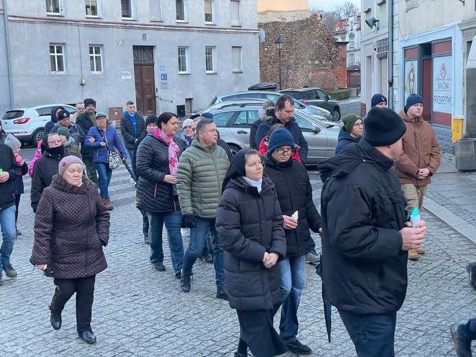 Świebodzice. Droga Krzyżowa wszystkich parafii