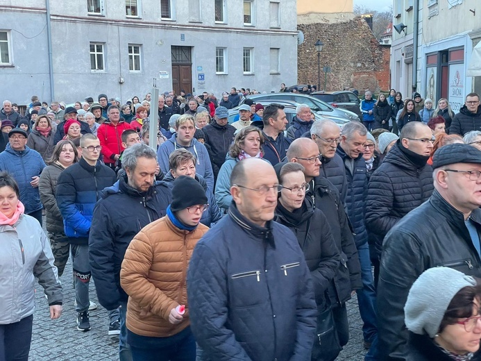 Świebodzice. Droga Krzyżowa wszystkich parafii