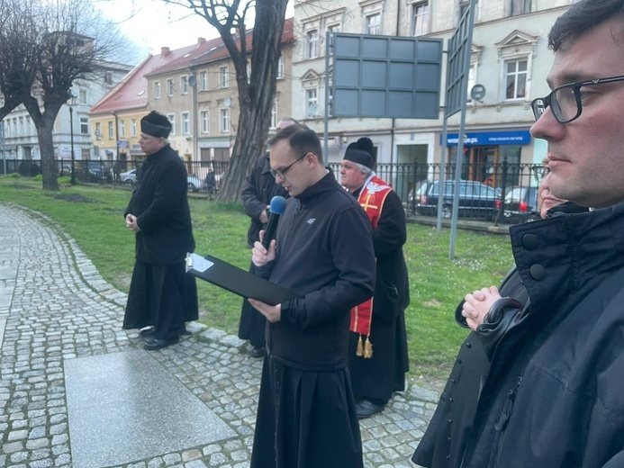 Świebodzice. Droga Krzyżowa wszystkich parafii
