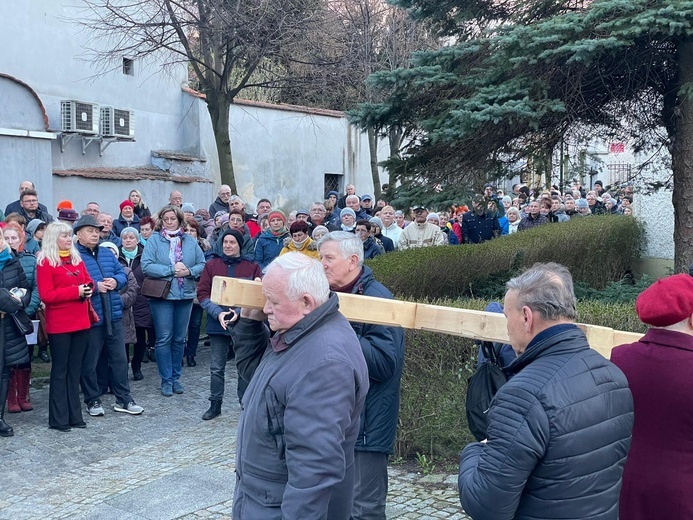 Świebodzice. Droga Krzyżowa wszystkich parafii