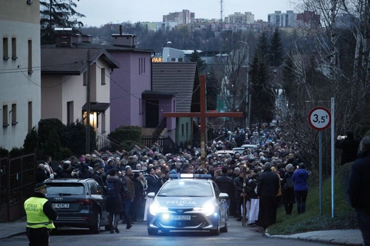 Z Leszczyn na Złote Łany - Miejska Droga Krzyżowa w Bielsku-Białej 2023