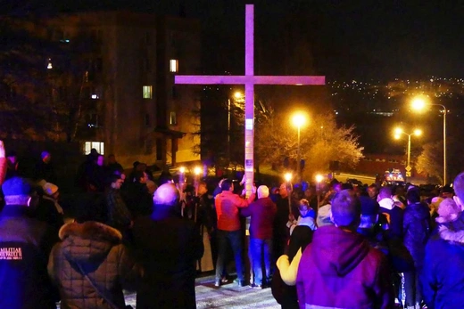 Z Leszczyn na Złote Łany - Miejska Droga Krzyżowa w Bielsku-Białej 2023